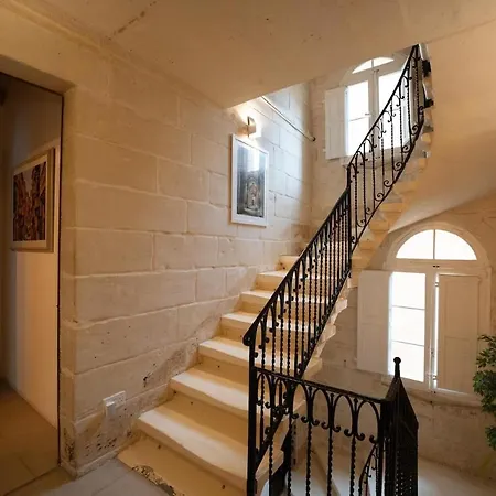 House Of - 4br Traditional Townhouse Hébergement de vacances Sliema