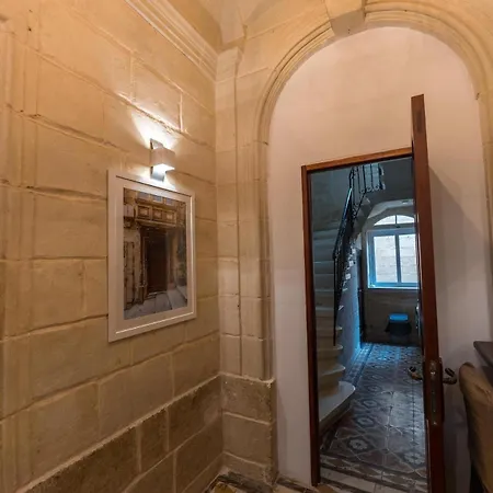 House Of - 4br Traditional Townhouse Hébergement de vacances