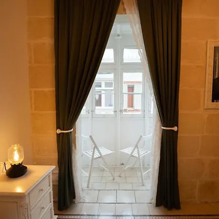House Of - 4br Traditional Townhouse * Sliema