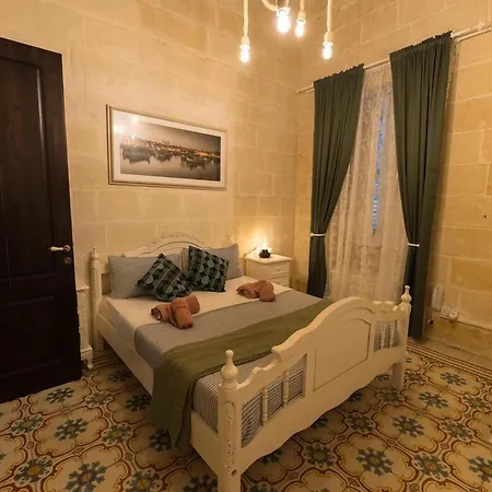 Dom wakacyjny House Of - 4br Traditional Townhouse