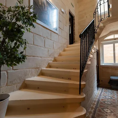 House Of - 4br Traditional Townhouse * Sliema